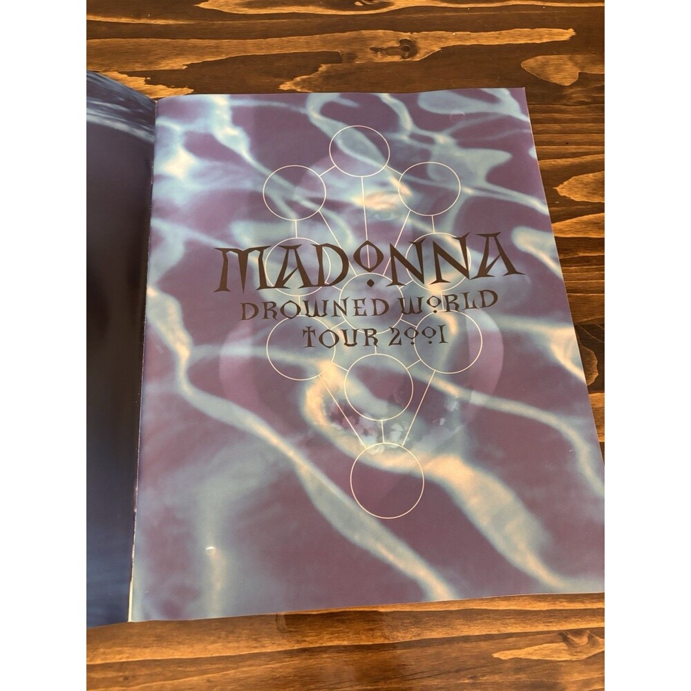Madonna vintage Drowned World Tour 2001 Concert Program Photo Book Rock & Pop